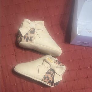 Baby Deer Cream Baby Booties with Leopard Trim and Bow size 3